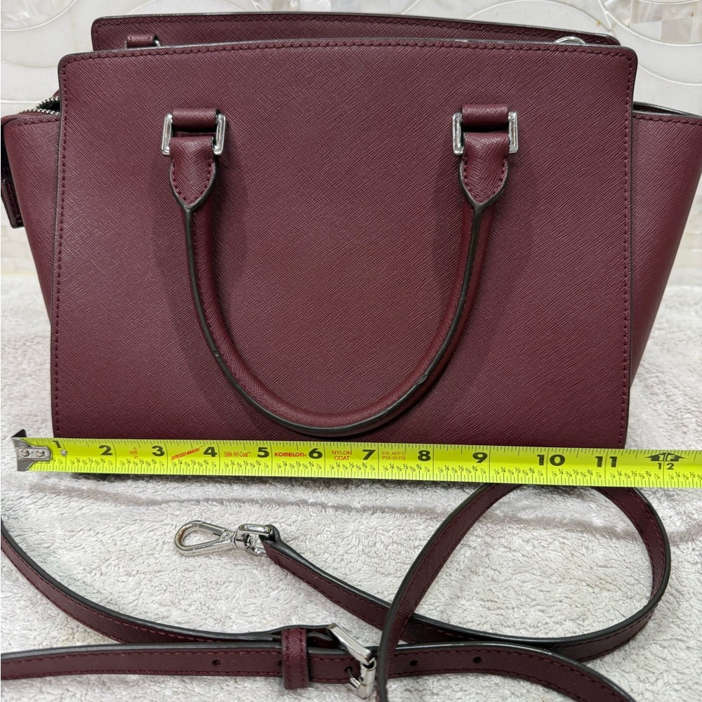 EUC Michael Kors Selma Burgandy/Wine/Bordeaux Satchel - Picture 7 of 8